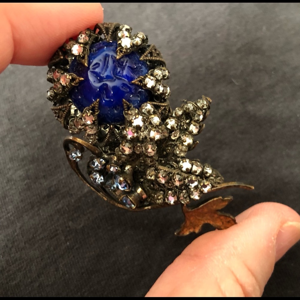 Vintage - Rate Miriam Haskell Filigree Rhinestone Blue Glass pin/brooch…